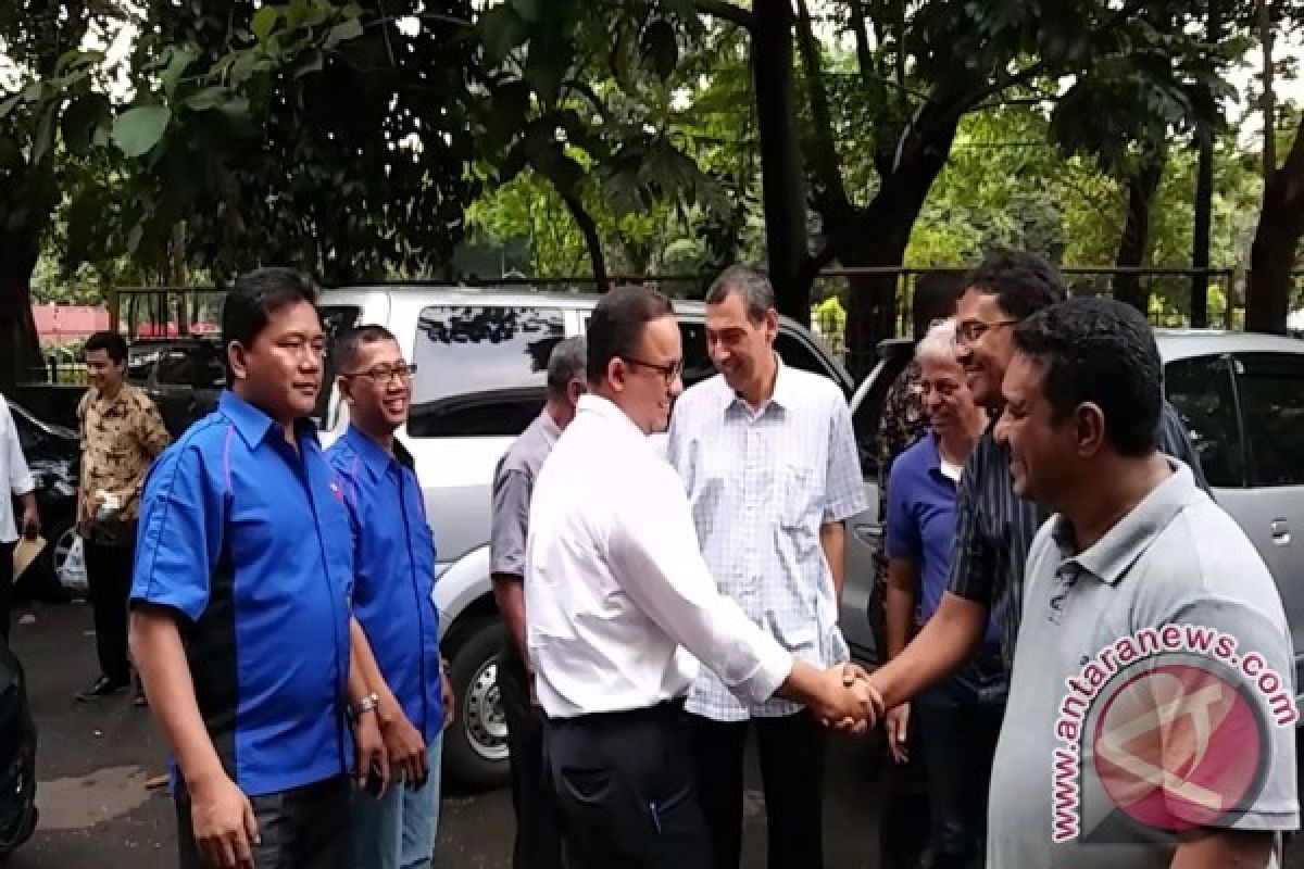 Anies Baswedan sapa warga Jatinegara