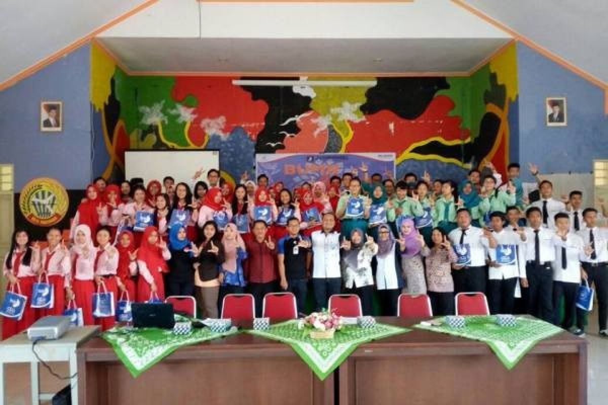 Jamkrindo Laksanakan Program BUMN Mengajar di Pontianak