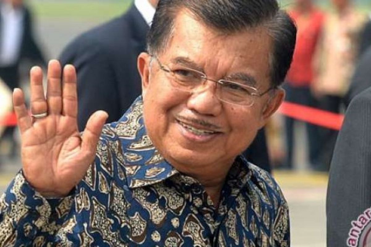 JK Menikmati Kelezatan Sate Mak Syukur Di Padang Panjang
