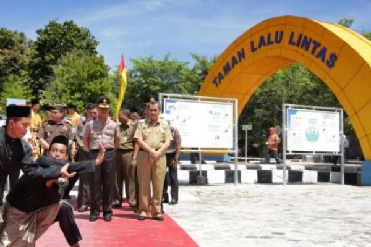 Sosialisasi Peraturan Lalin Melalui Taman Bermain Masyarakat