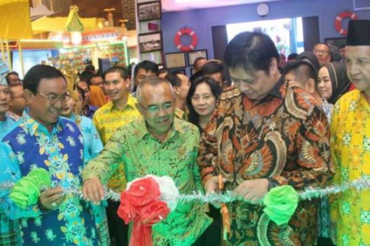 Bupati Inhil Hadiri Pembukaan Riau Expo