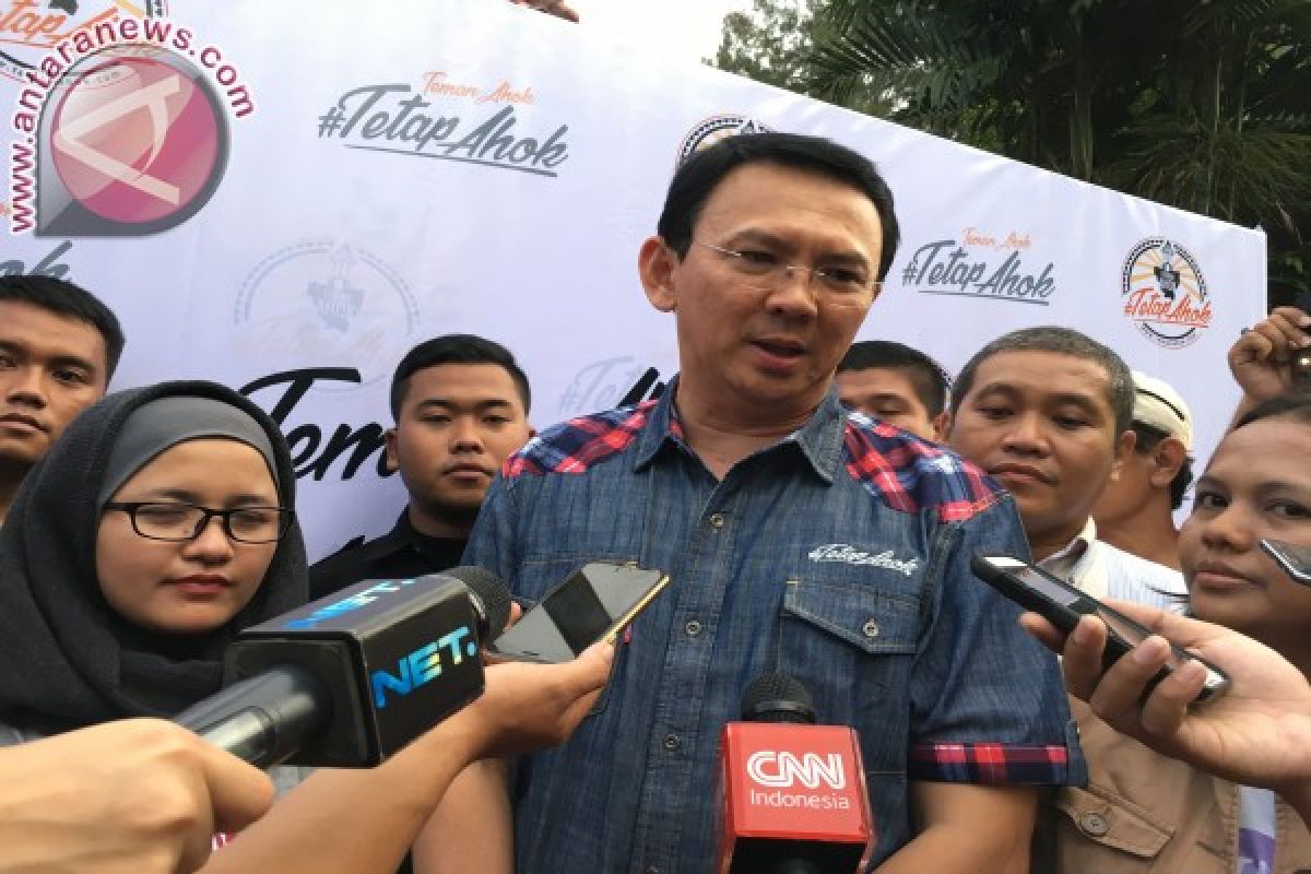 Ahok borong pernak-pernik hingga Rp800 ribu