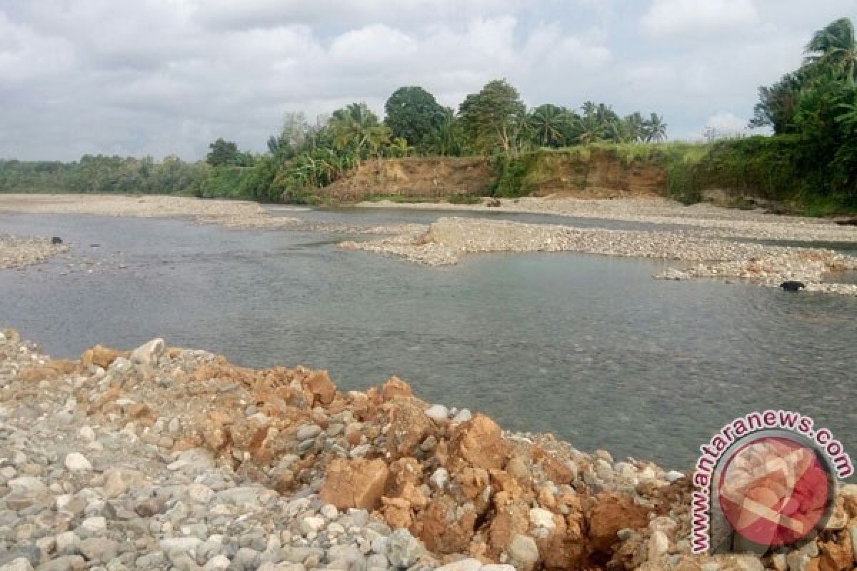 Erosi sungai ancam sawah petani Mukomuko