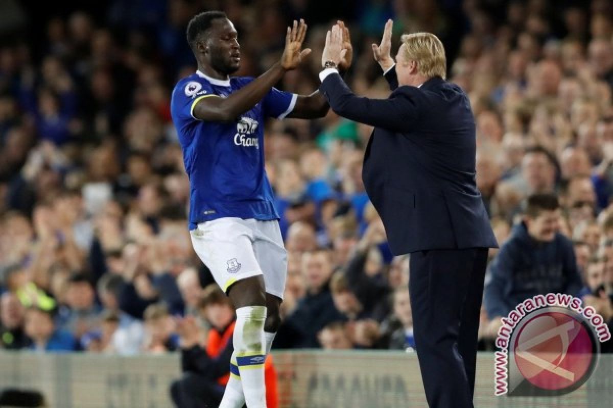 Tendangan bebas Lukaku antar Everton ungguli Palace di babak pertama