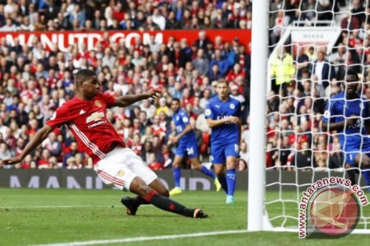 Rashford dwigol, MU bungkam Reading 4-0