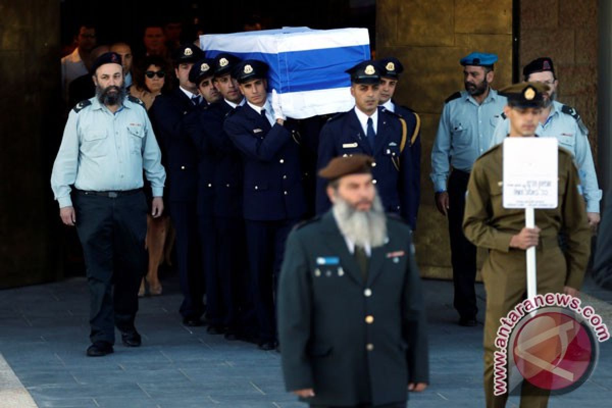 Shimon Peres meninggal pada usia 93 tahun