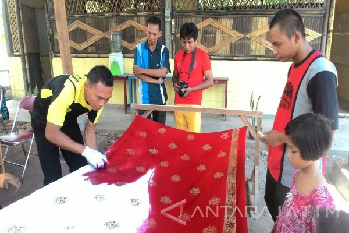 PKBM Situbondo Manfaatkan Media Sosial untuk Pemasaran Batik