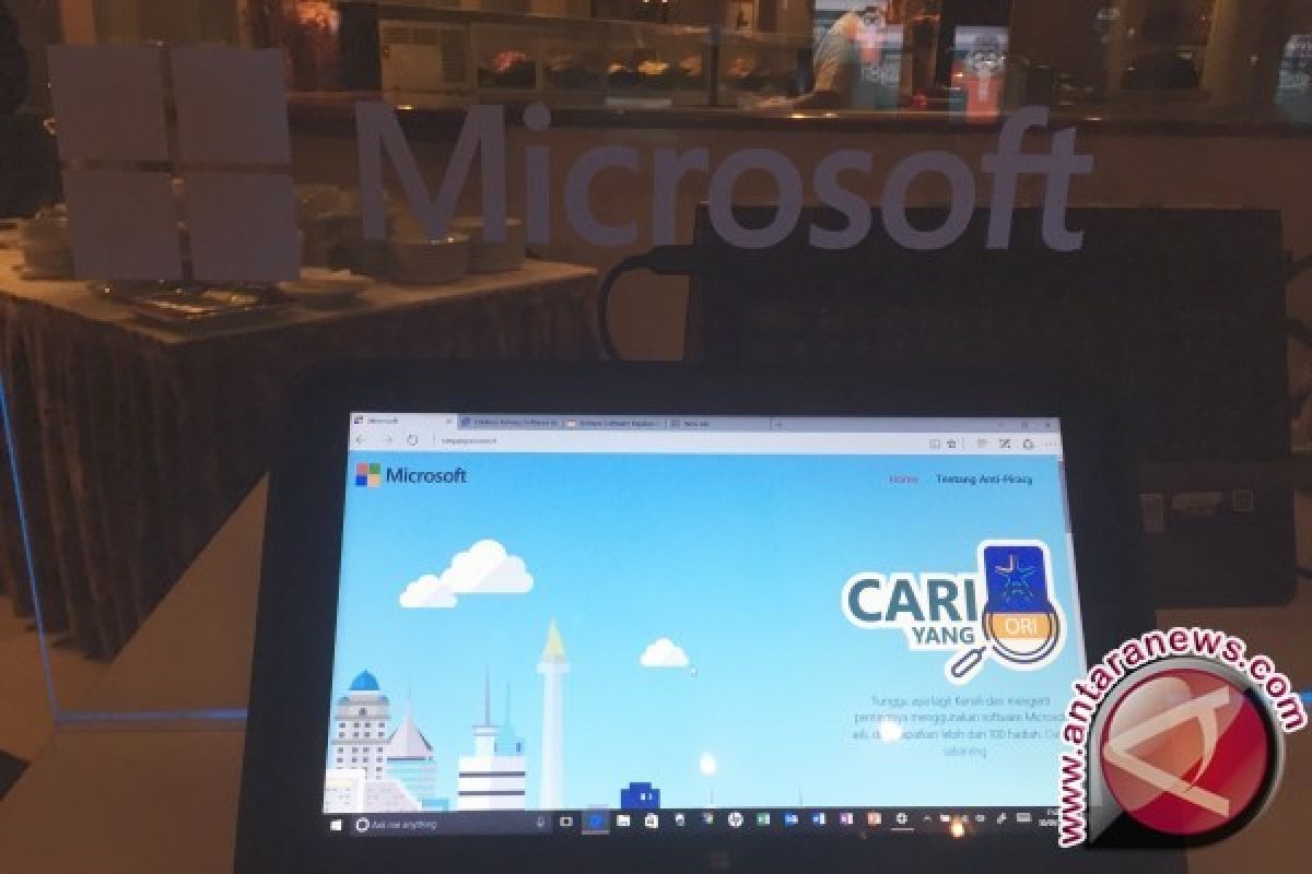 Cara bedakan produk Microsoft asli dengan yang palsu (video)