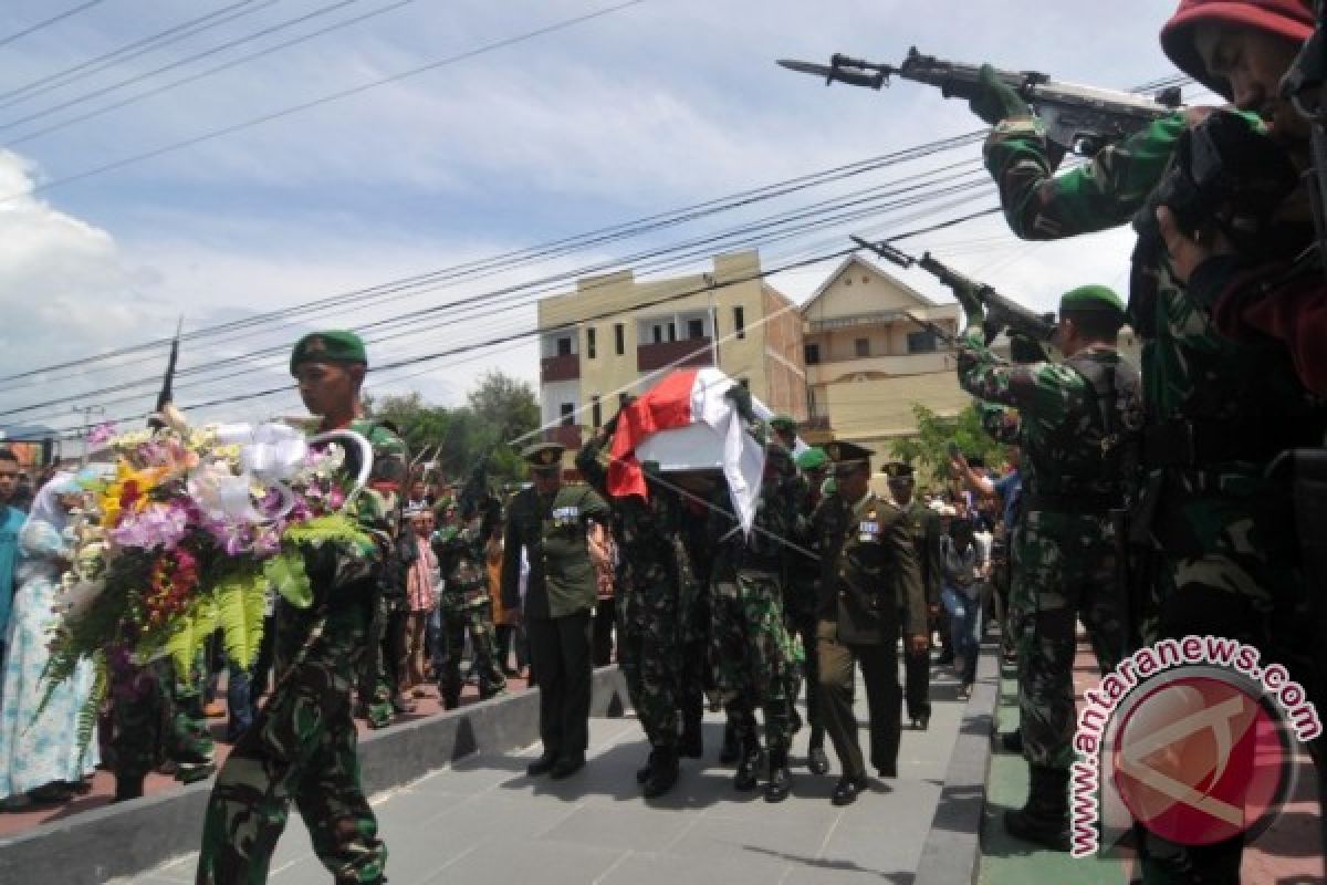 Jenazah Wagub Sudarto Dimakamkan di TMP Tatura 