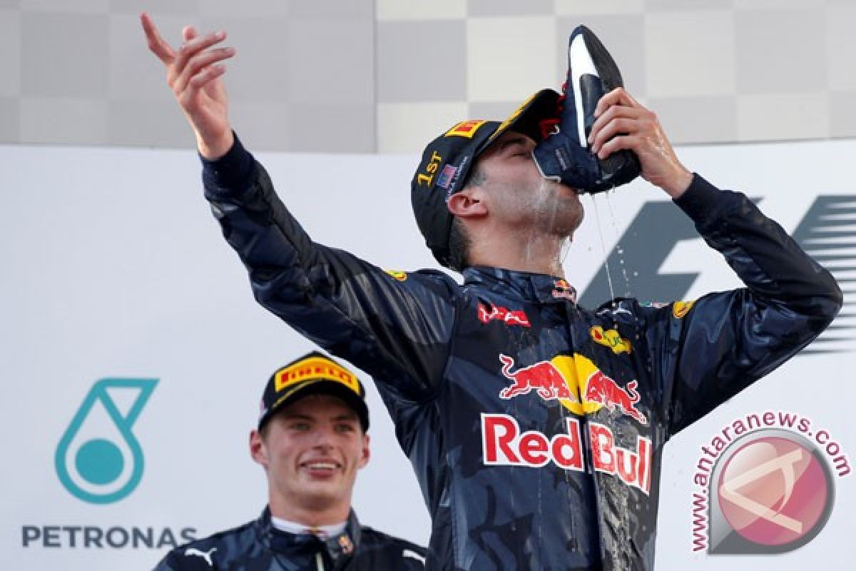 Ricciardo juarai Grand Prix China