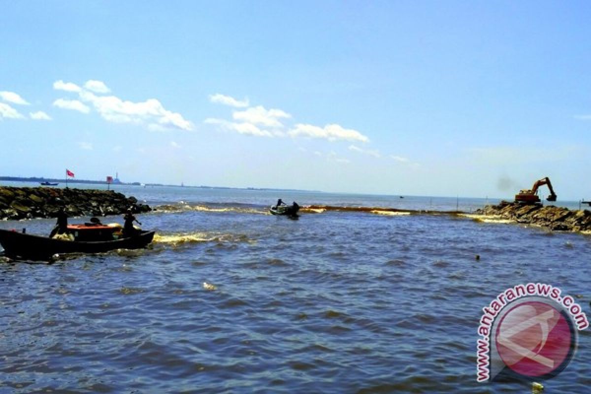 Nelayan minta jembatan Krueng Cangkoi dibongkar