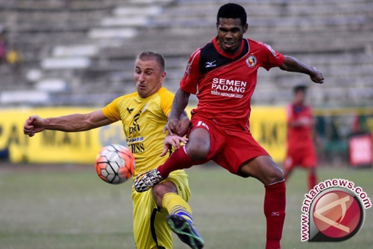 Semen Padang Bungkam Bali United 3-0