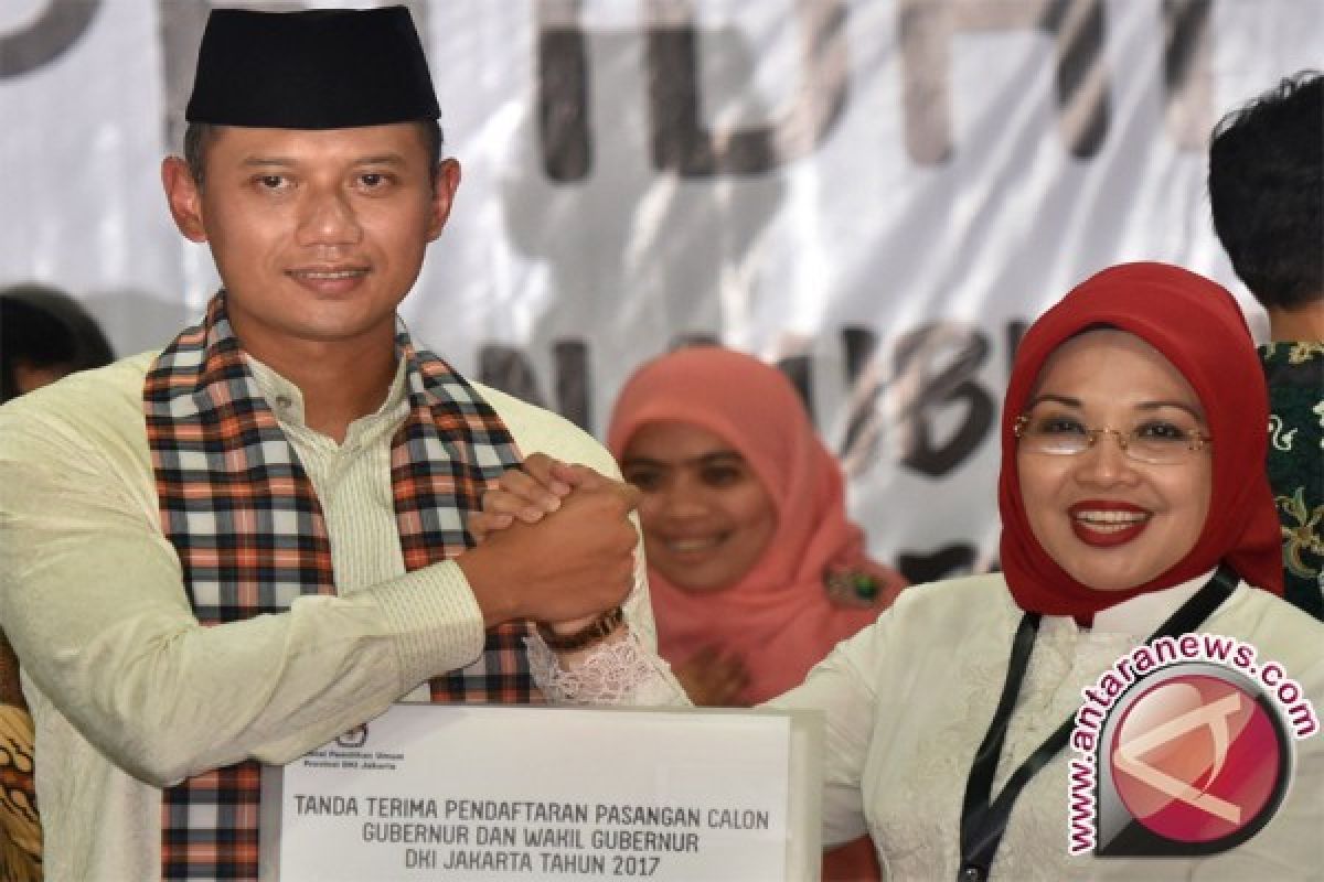 Agus-Sylviana Minta Wejangan ke Pasantren Assiddiqiyah