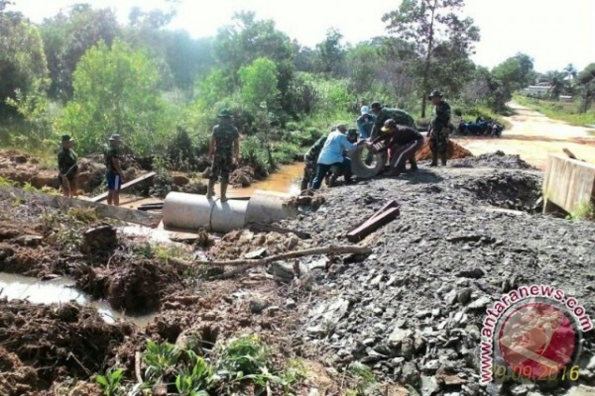 Masyarakat Penajam Apresiasi Program TMMD