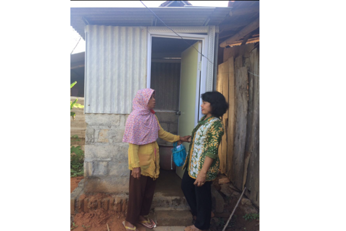 Semen Indonesia Bantu Jambanisasi 50 Keluarga di Kawasan Pabrik