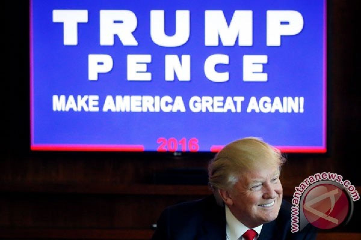 Pada debat cawapres, pasangan Donald Trump malah ejek Vladimir Putin