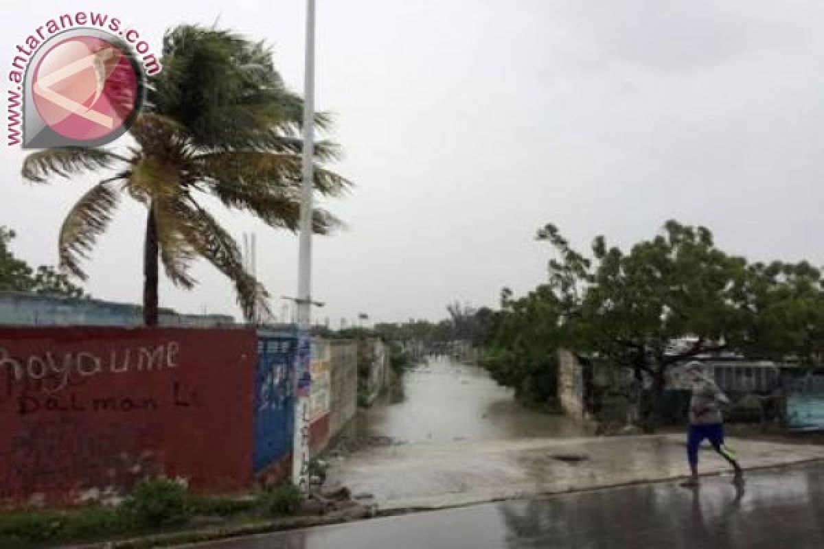 Sejuta warga AS dievakuasi hindari badai Matthew