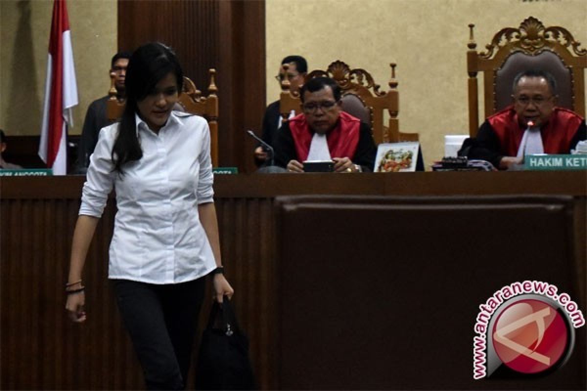 Pengunjung Sidang Jessica Diperlakukan Seperti Penonton Bola