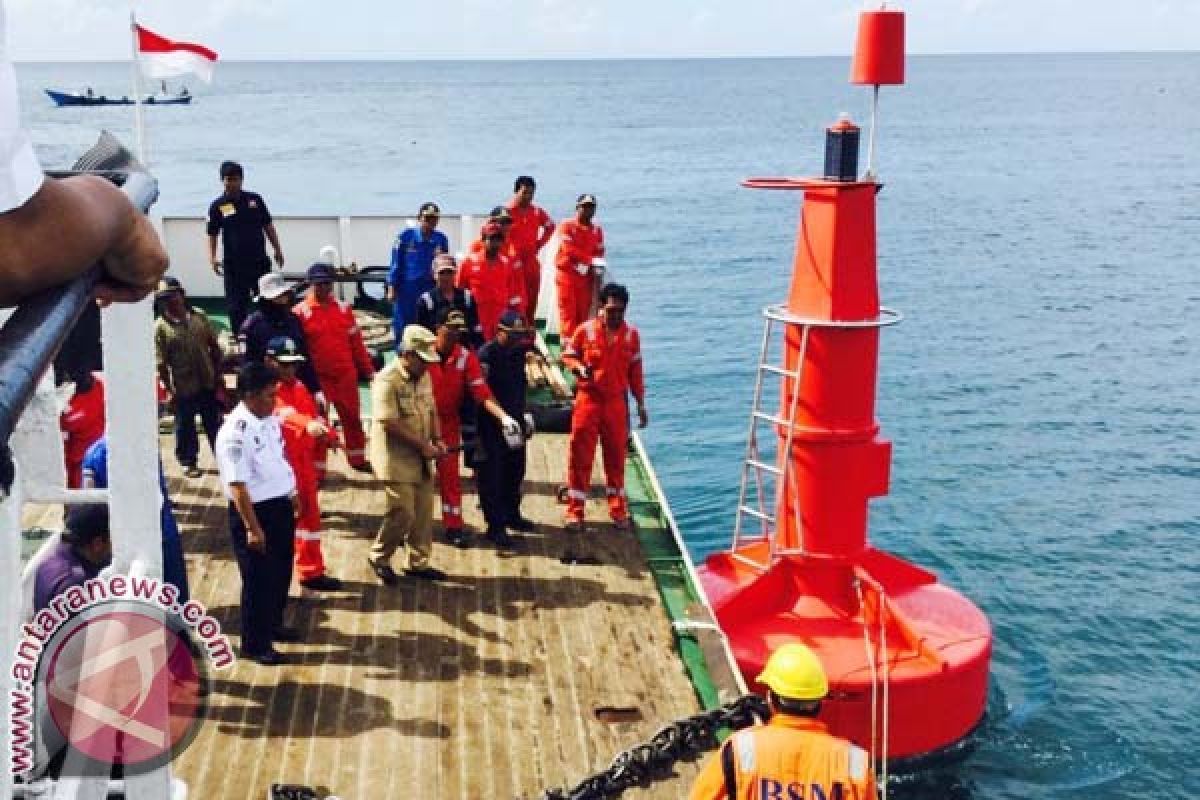 Bantaeng pasang sarana bantu navigasi pelayaran visual