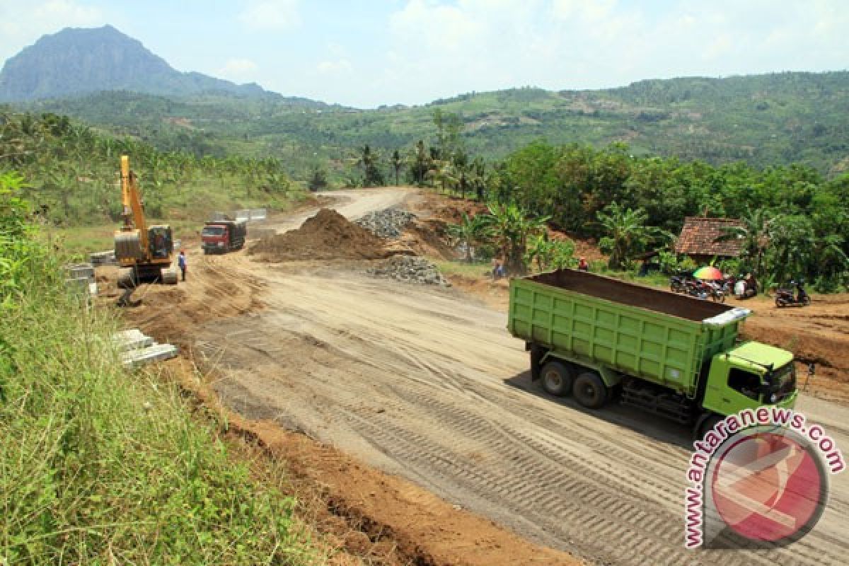 Pembangunan jalan lintas selatan Tulungagung-Trenggalek dilanjutkan