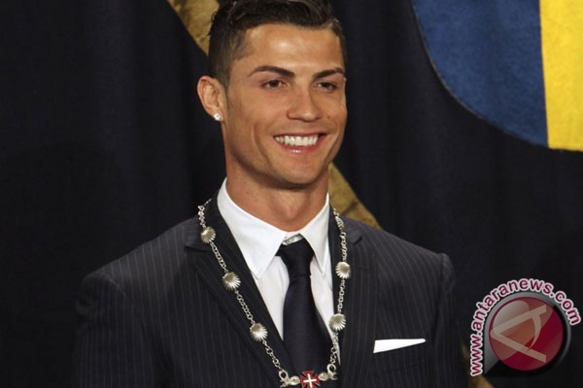 Selamat! Ronaldo Raih Gelar Ballon d'Or Kelima