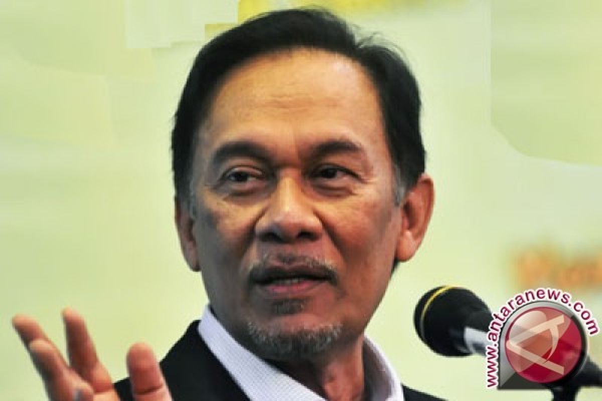 Anwar Ibrahim Dibebaskan Lebih Awal