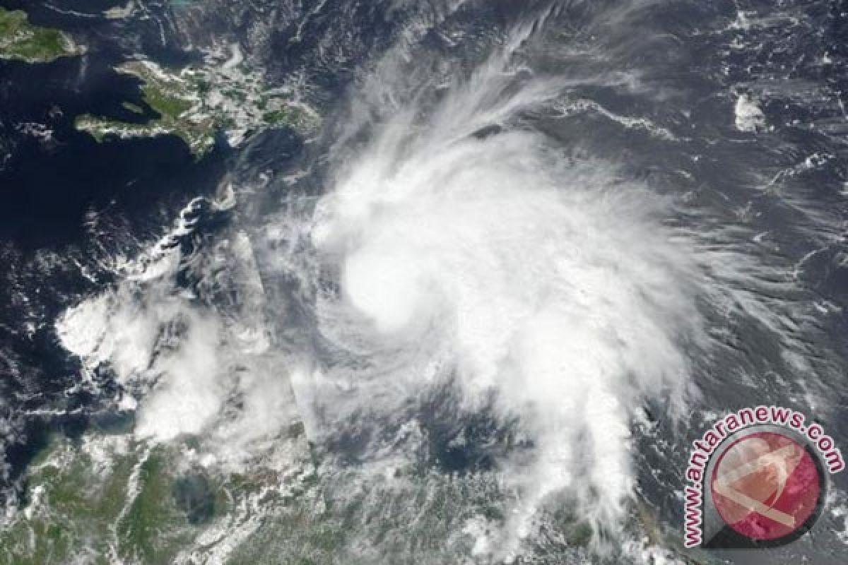 Badai Gert menguat jadi siklon di Atlantik