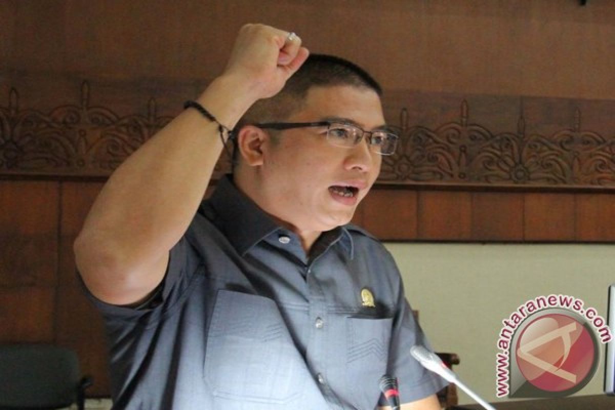  F-PDIP Dukung Kelanjutan Empat Raperda 