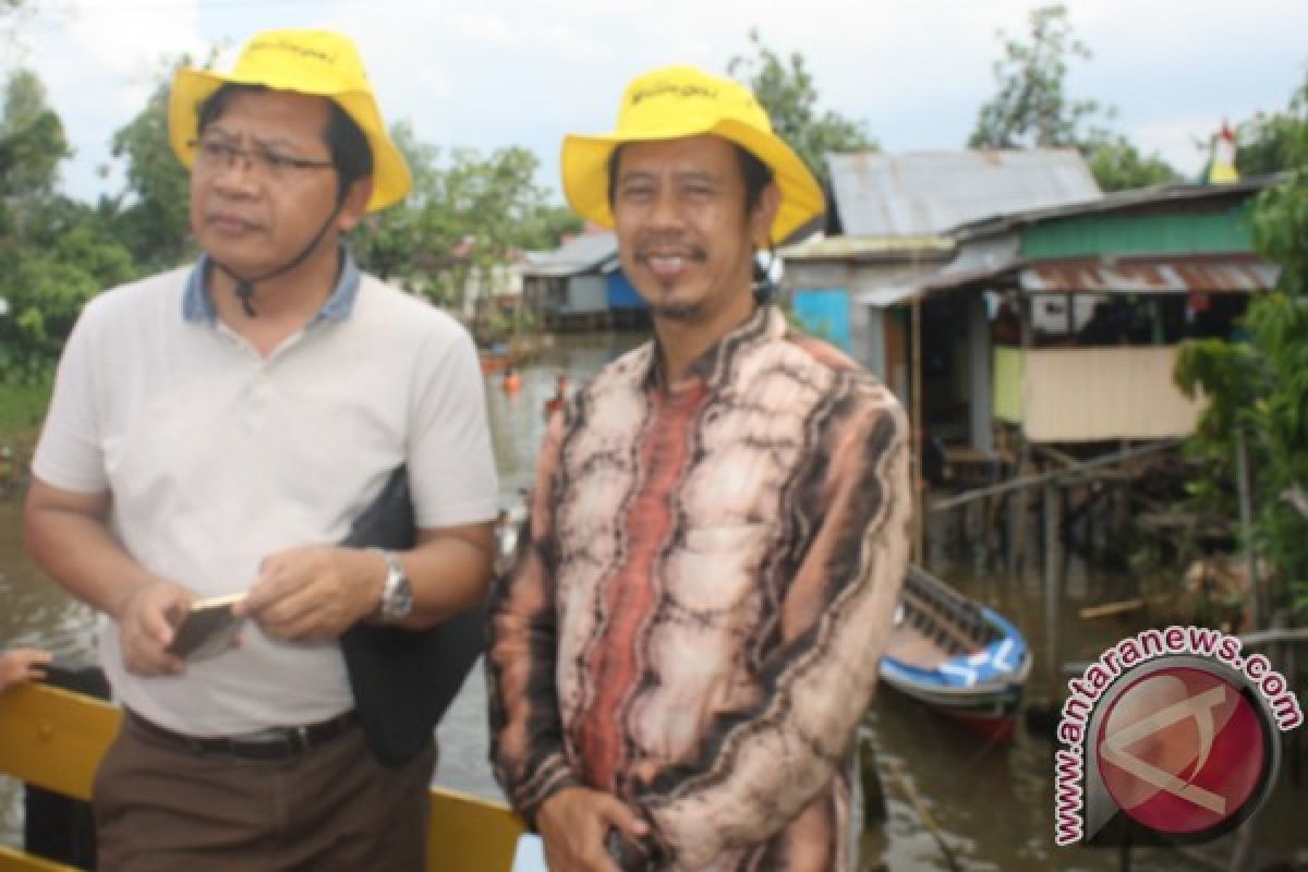 Banjarmasin Still Preserves Riverside Settlement