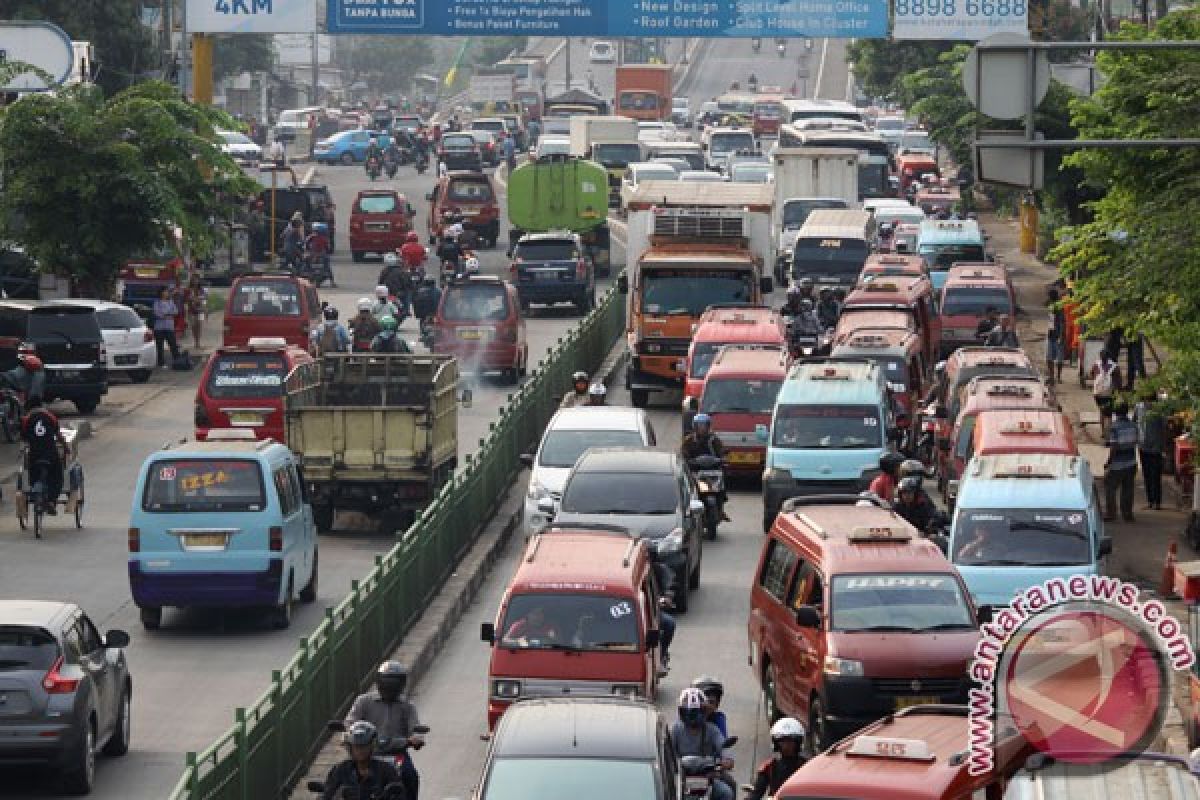 Pengamat: angkutan umum Bodetabek harus direvitalisasi