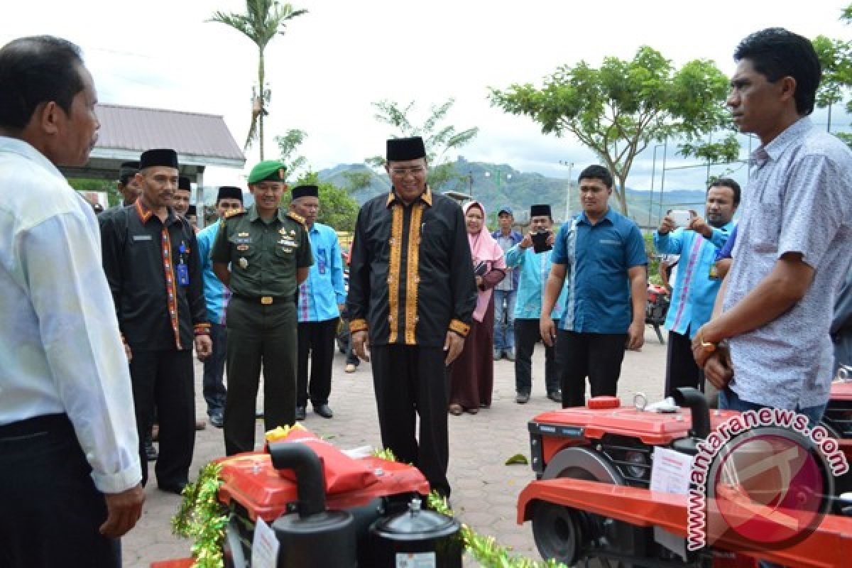 Petani Aceh Tengah terima 25 unit traktor