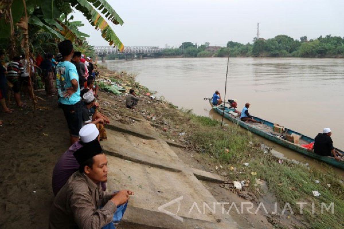 Tim Basarnas Diterjunkan Cari Korban Santri Tenggelam