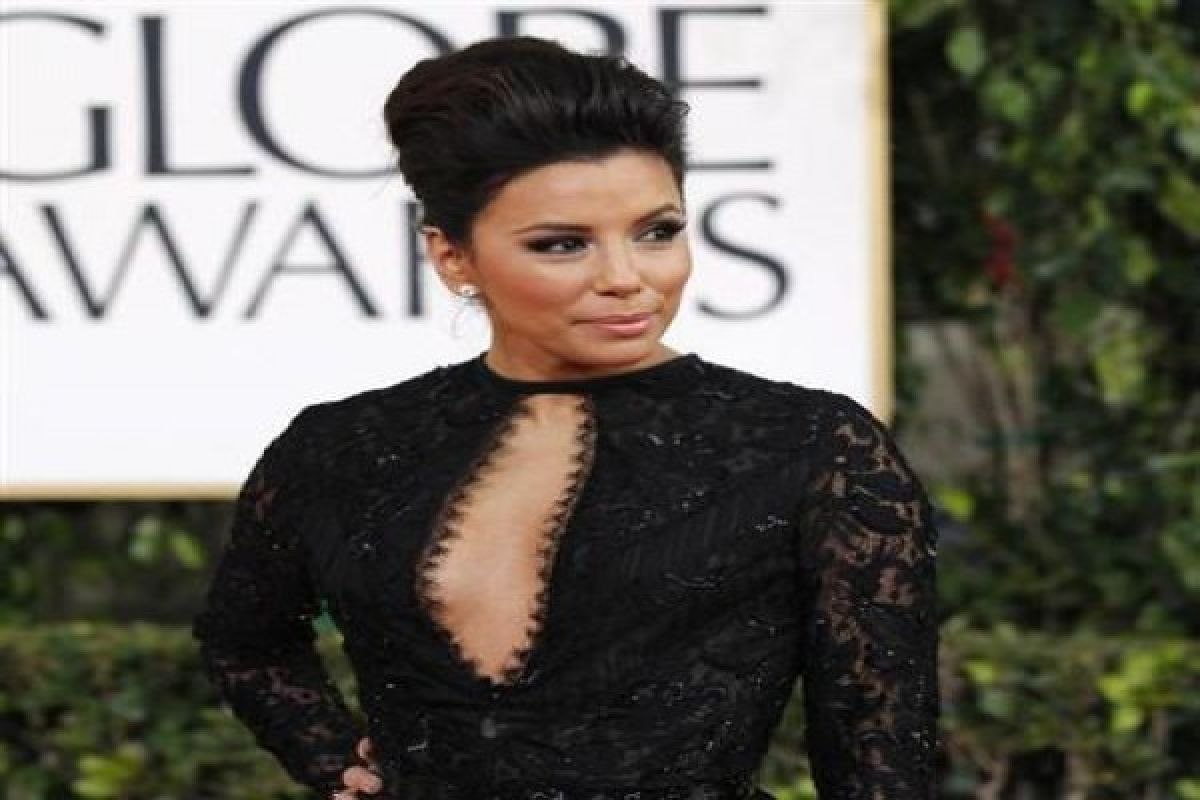 Eva Longoria kecam cawapresnya Donald Trump