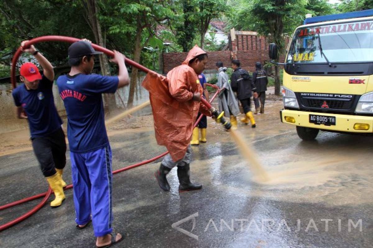 Jalur Lingkar Trenggalek Berangsur Normal Pascabanjir