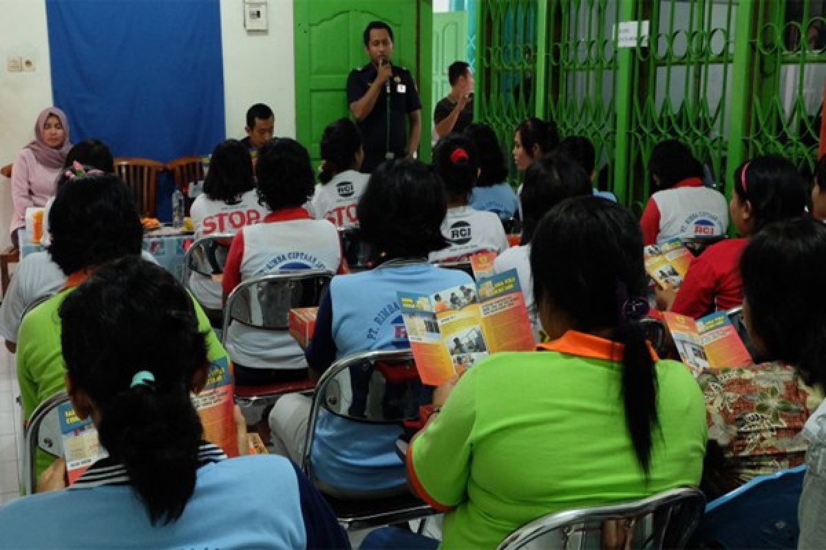 Bea Cukai Berikan Sosialisasi di PT Rimba Ciptaan Indah