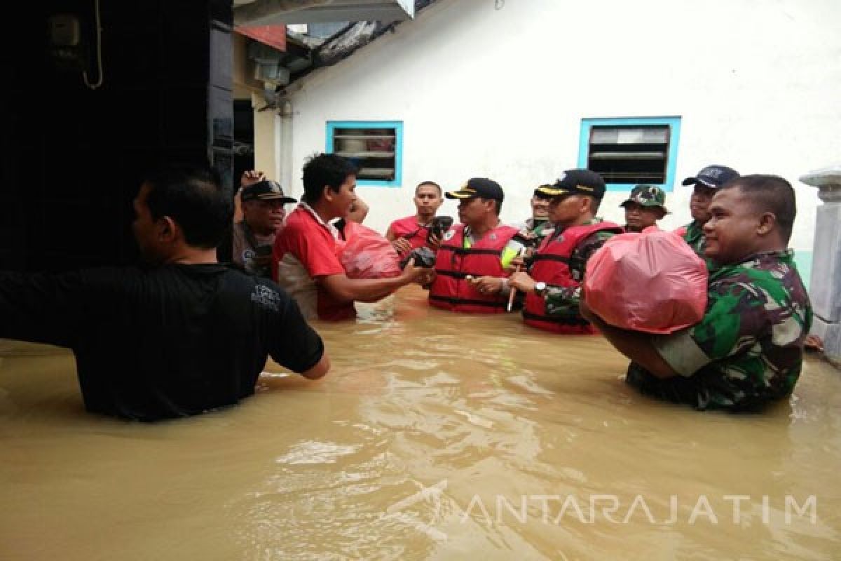 Korban Banjir Sampang Mulai Terserang Gatal-Gatal