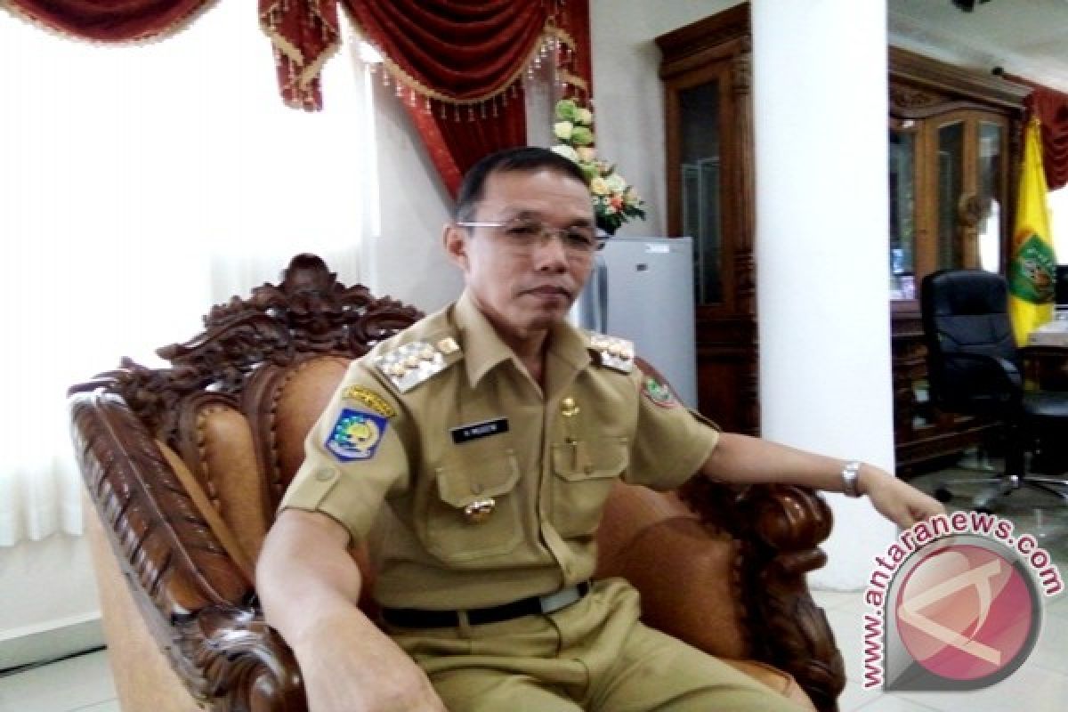 Bupati Barsel Tegaskan Pejabat Baru Jangan Bepergian Keluar Daerah