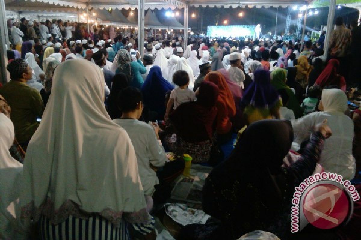 Ribuan masyarakat Jambi antusias dengarkan ceramah tabligh akbar