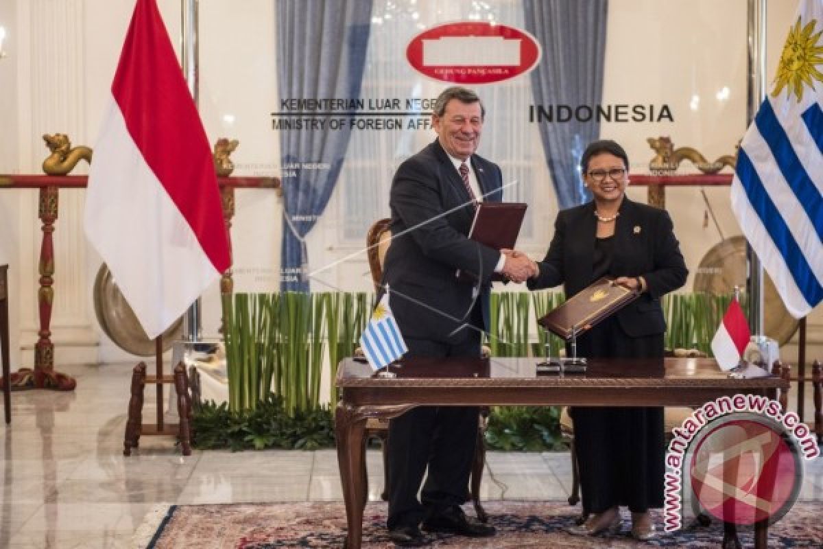 Menlu Indonesia-Uruguay Lakukan Pertemuan Bilateral