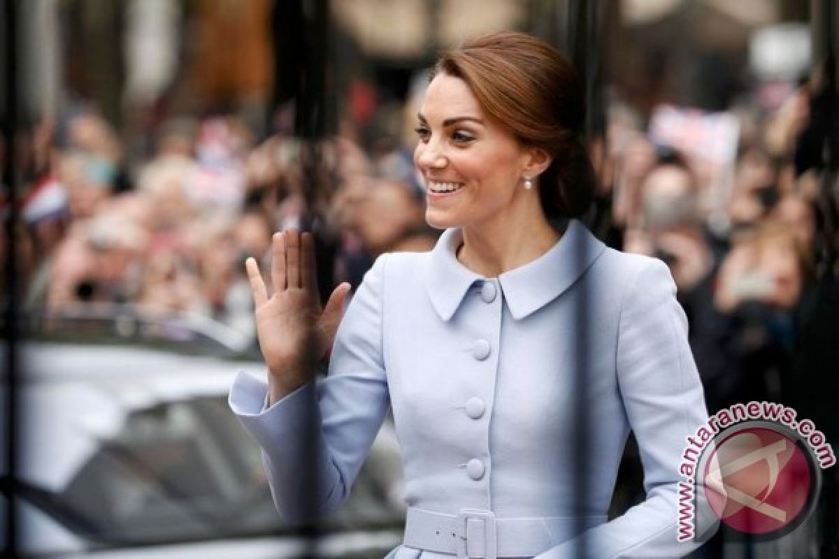 Kate Middleton antar perjalanan dinosaurus Dippy