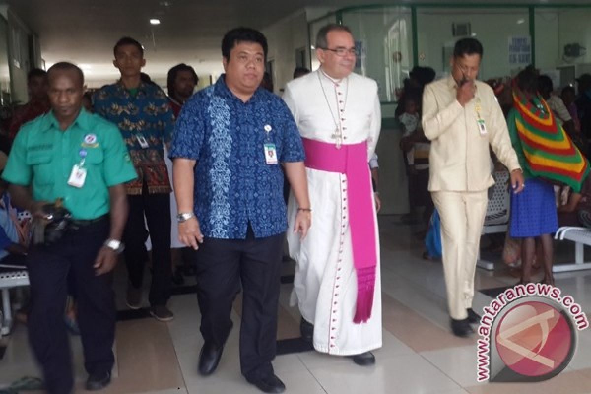 Dubes Vatican terkesan pada Sekolah Solus Populi Timika 