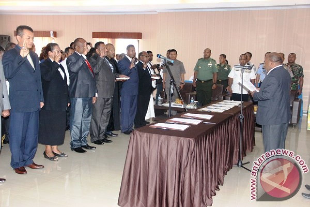 Gubernur Papua lantik panitia pemilihan anggota MRP