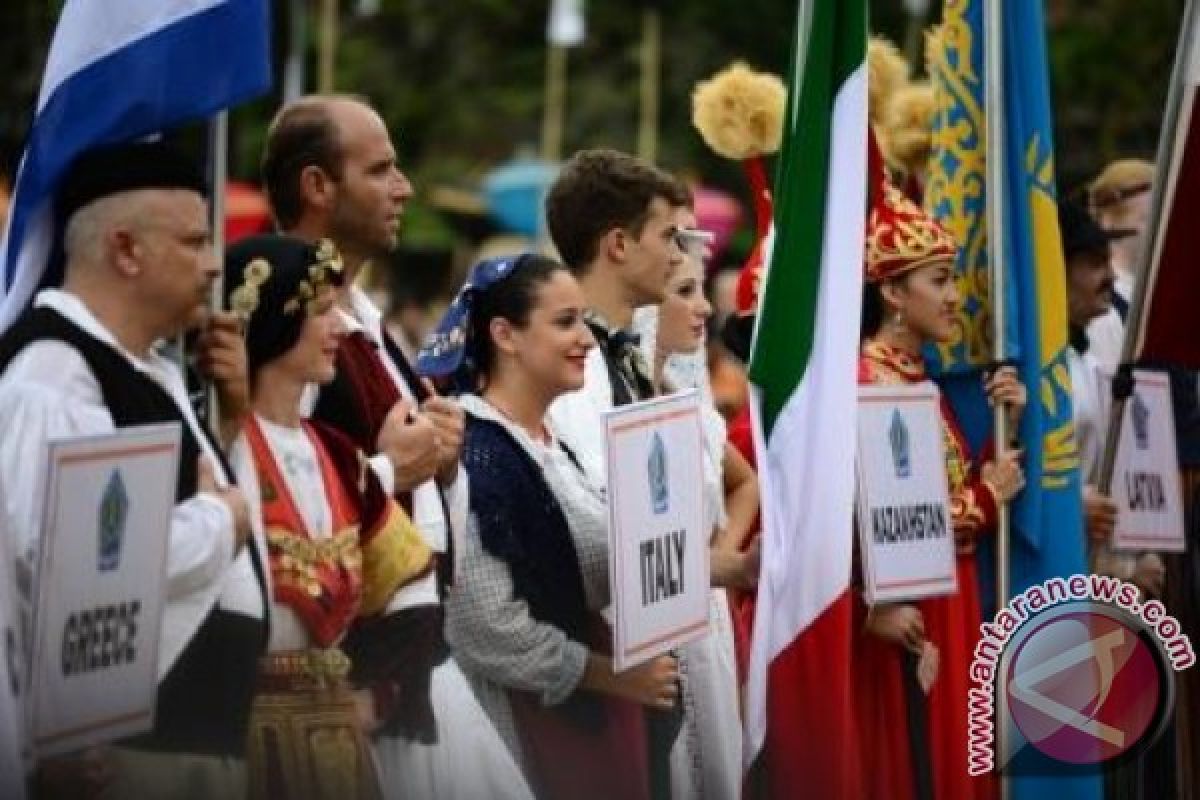 The festivity of cultural diversity carnival in WCF 2016