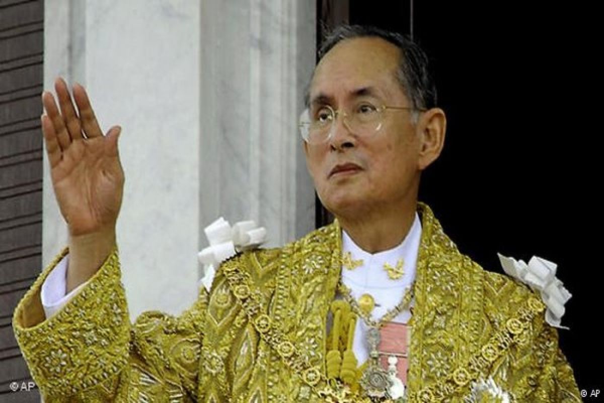 Thai King Bhumibol, world`s longest-reigning monarch, dies