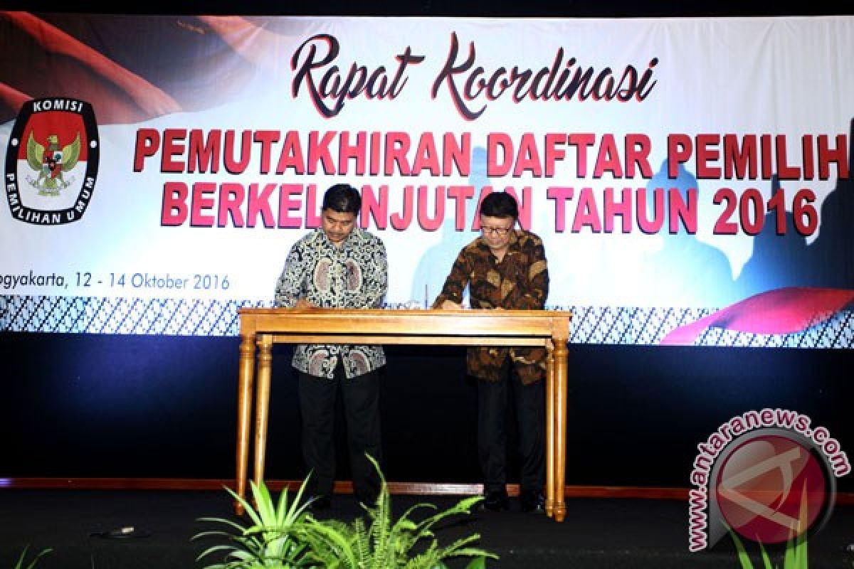 Belasan ribu KTP-elektronik rusak dimusnahkan Disdukcapil Sleman