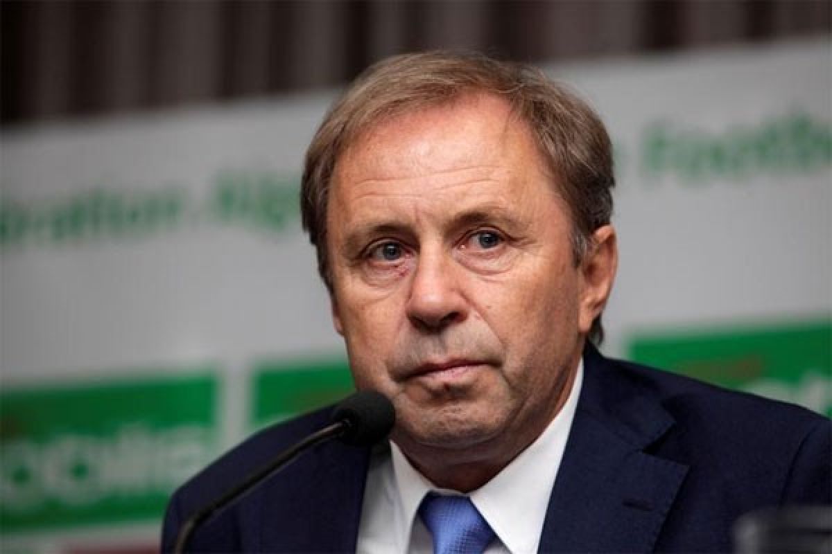 Aljazair depak pelatih Milovan Rajevac