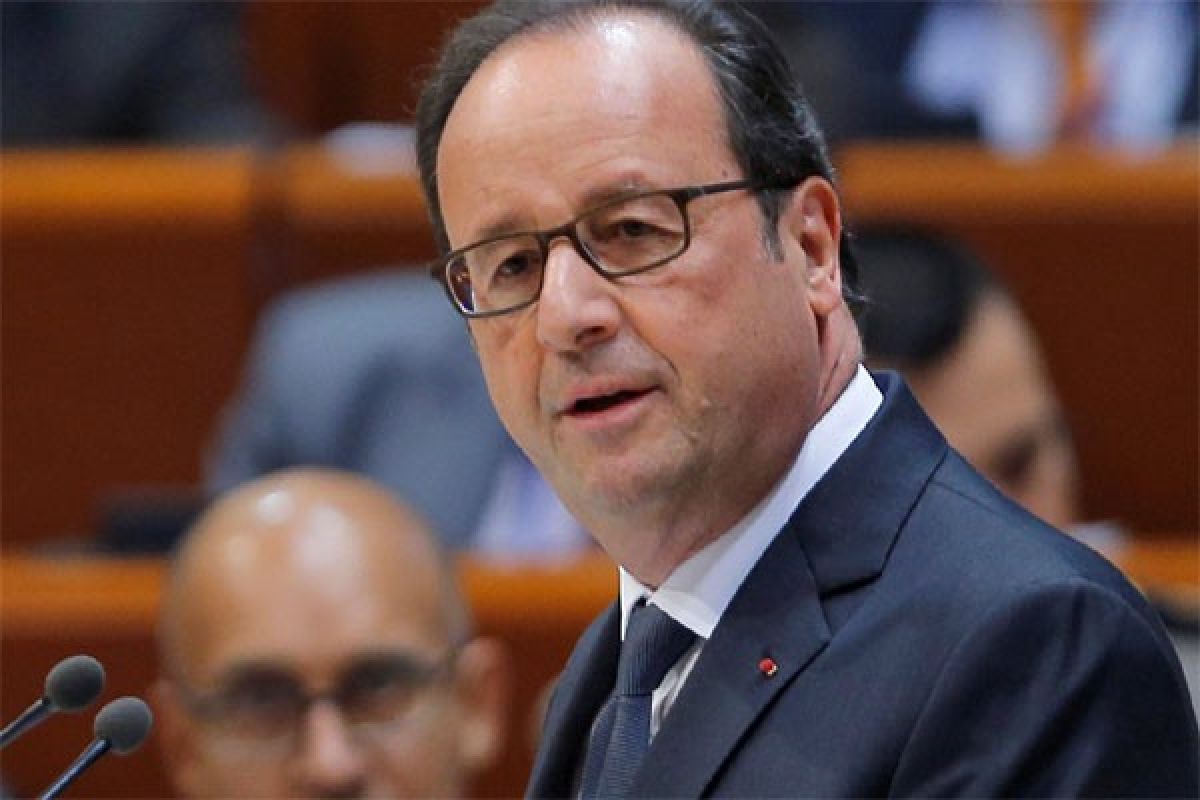 Hollande balas pernyataan Trump soal Paris