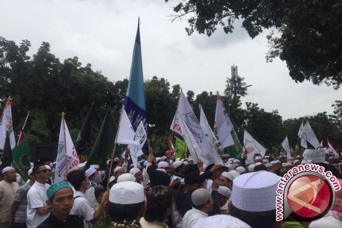 Muhammadiyah, NU, Medsos dan Aksi 4/11 