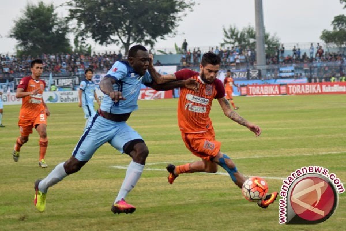 Persela Kalahkan Bali United 3-0