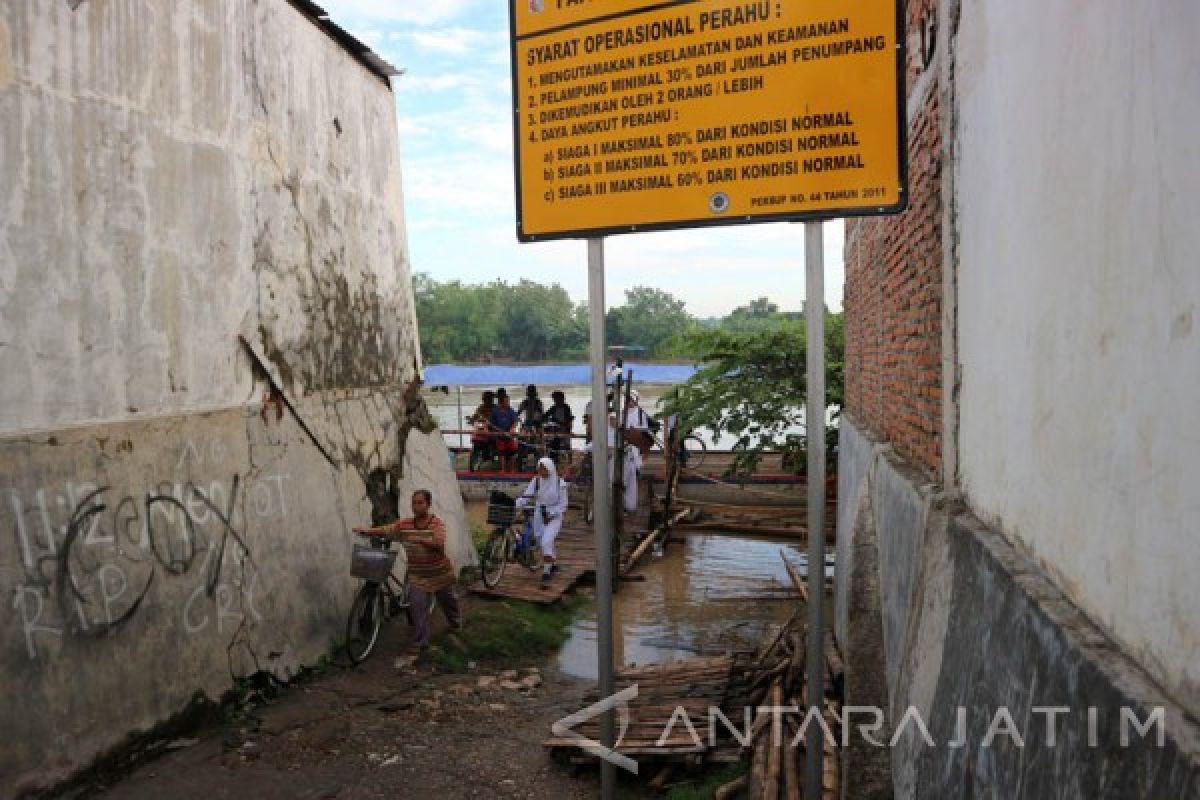 Dishub Bojonegoro Imbau Penambang Lengkapi Peralatan Perahu